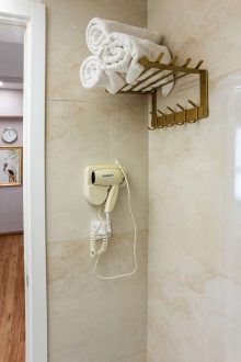 Pic-HotelRazavie-Room6-8